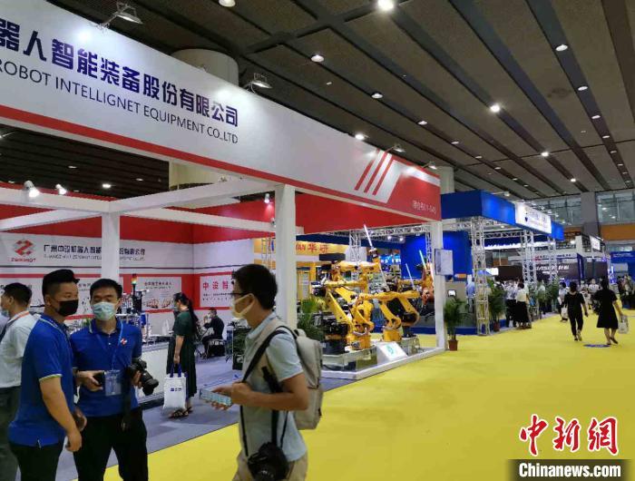 2020中国(广州)国际机器人、智能装备及制造技术展览会暨第5届华南国际工业博览会、2020广州国际数控机床展览会6日在广州开幕 郭军 摄